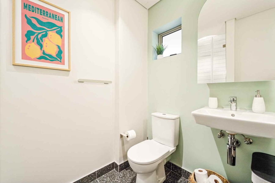 To Let 1 Bedroom Property for Rent in Sea Point Western Cape